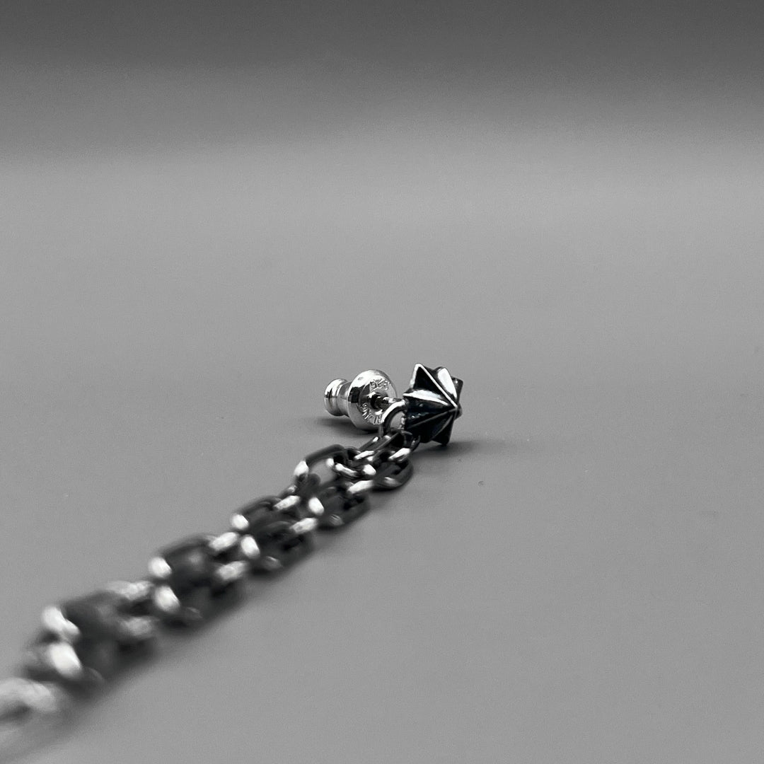 TRIPLE X STUDS CHAIN PIERCE(片耳用)