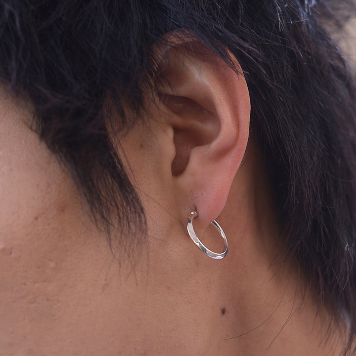 FINE TRIANGLE WIRE HOOP PIERCE M(片耳用)