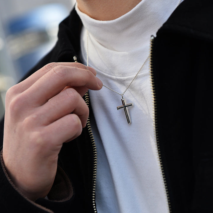 FINE CROSS PENDANT