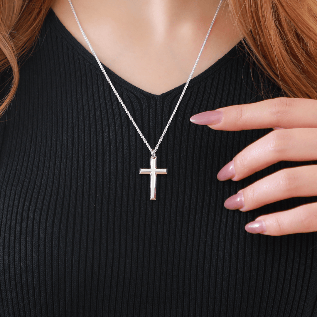 FINE CROSS PENDANT